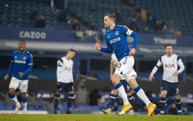 瓦内里脱颖 瓦内里脱颖